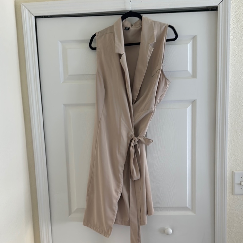 SHEIN Beige Sleeveless Wrap Dress